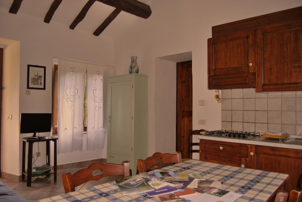 Villa Casale Degli Ulivi Gualdo Tadino Habitación foto