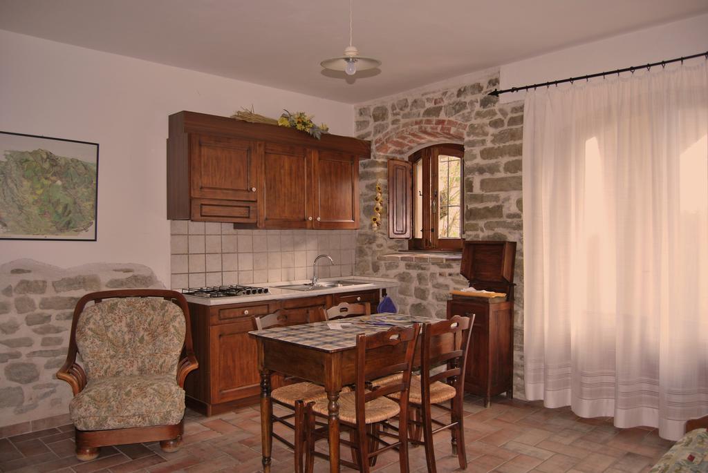 Villa Casale Degli Ulivi Gualdo Tadino Habitación foto